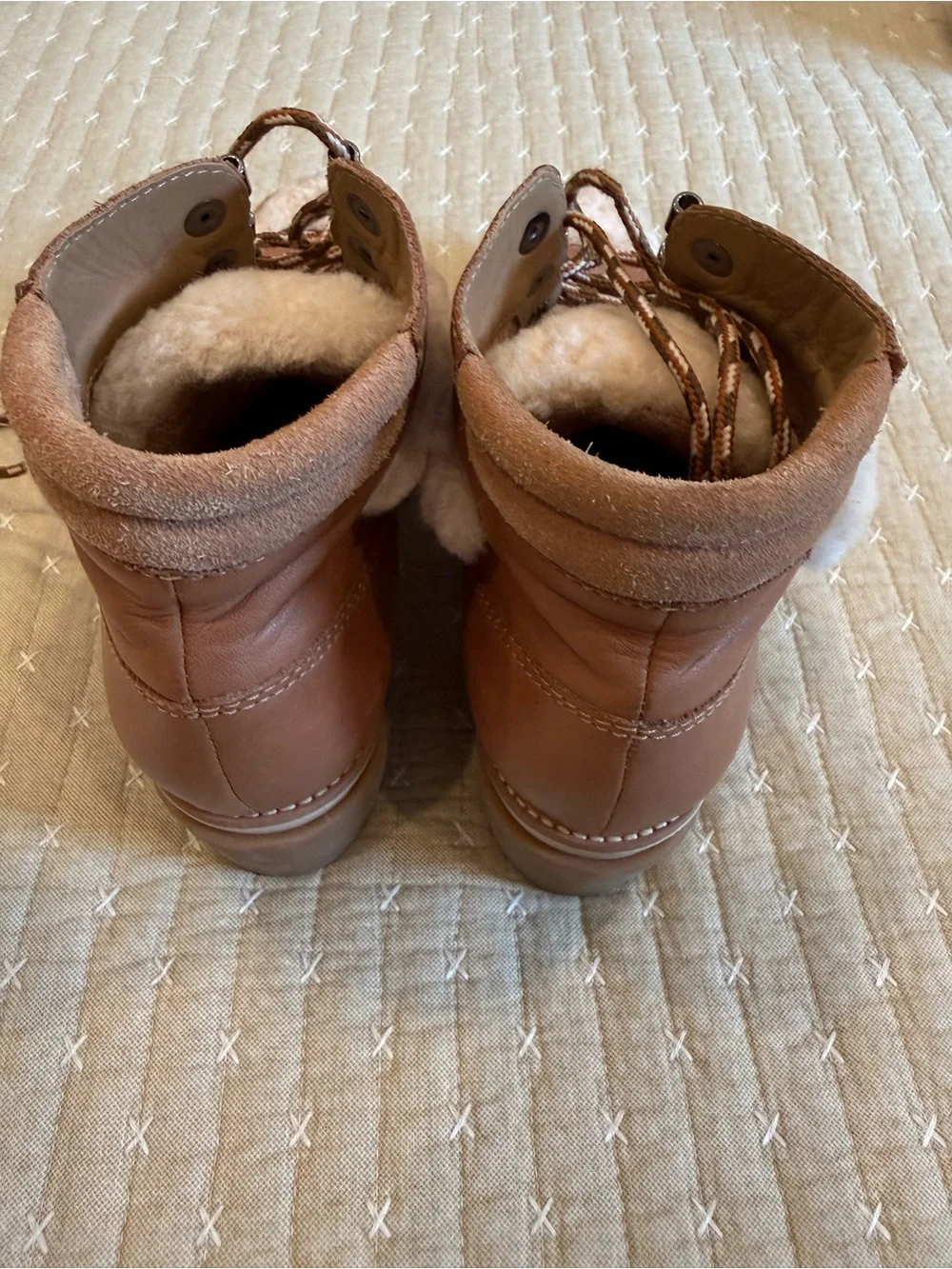 Women’s Shearling-Lined Lace-Up Hiker Boots in Brown